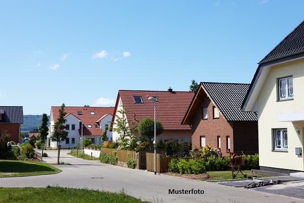 Ihr neues Zuhause - Freistehendes Einfamilienhaus nebst Garage