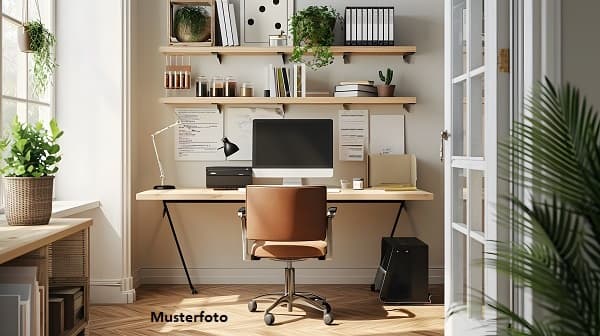 3-Zimmer-Dachgeschoss-Wohnung in einer Anliegerstraße