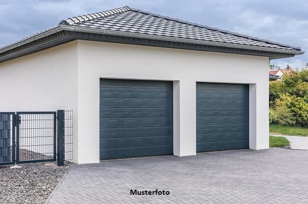 Garage im Hofraum