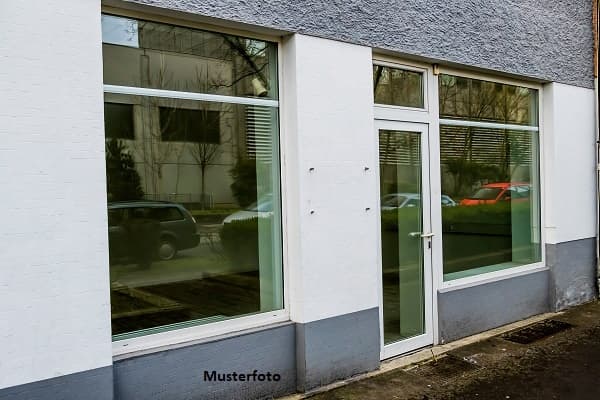 Ladenlokal mit Lager- und Nebenräumen