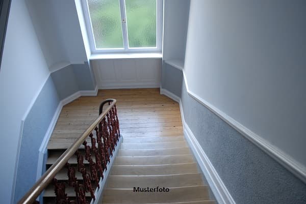 Wohnen über den Dächern – größere Dachgeschosswohnung mit Balkon