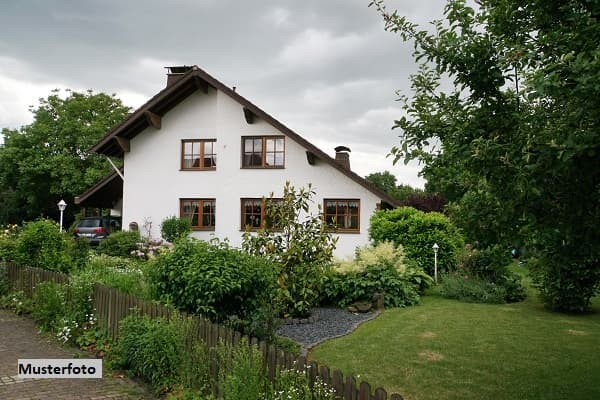 Aus Alt mach neu! 2-Familienhaus mit ehem. gewerblich genutzten Anteil - provisionsfrei