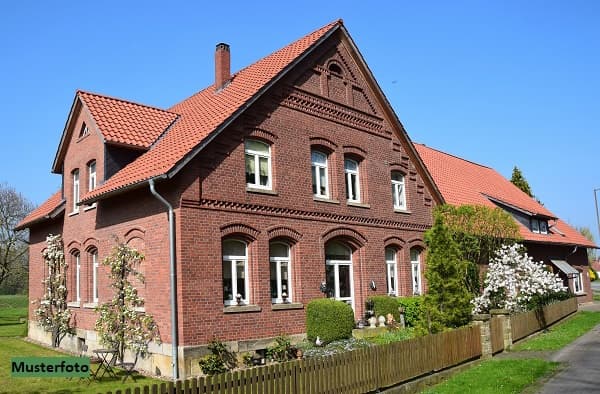 Vielseitiges Immobilienensemble mit Maisonette-Wohnung, Gaststätte und Ladenlokal
