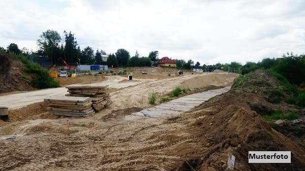 Baugrundstück in Hanglage