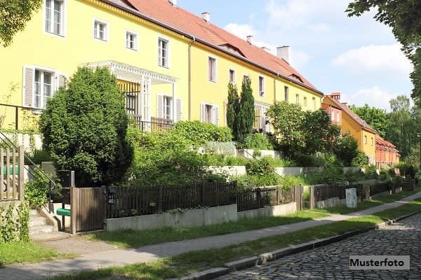 Dreifamilienhaus mit Garage + Kapitalanlage +