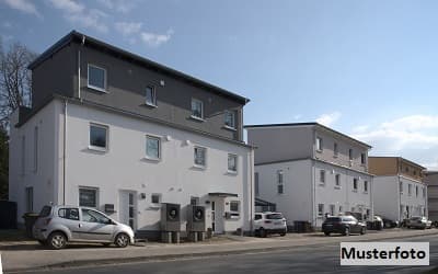 Vielseitig nutzbares Mehrfamilienhaus mit 3 Wohnungen - provisionsfrei