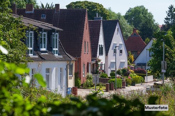 Sechsfamilienhaus nebst 3 Reihengaragen + Kapitalanlage +