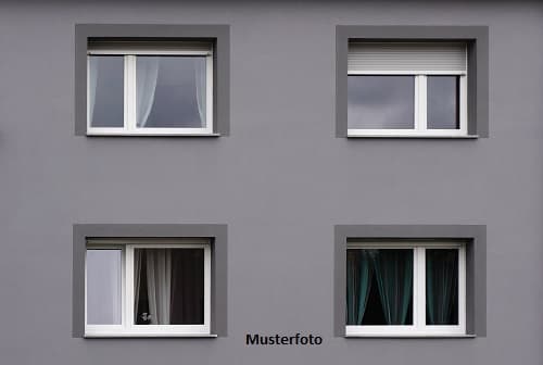 Dreifamilienhaus nebst Lageranbau