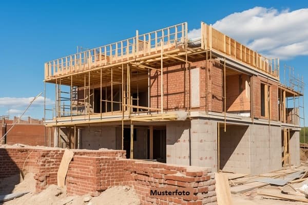 Fast fertig: Einfamilienhaus wartet auf Ihre persönliche Note