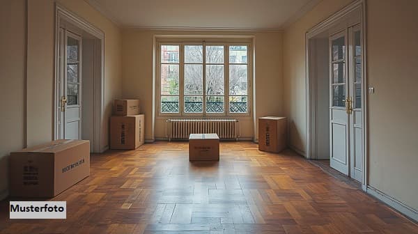 Doppelhaushälfte (1-2 Familien), nebst Garten und Garage