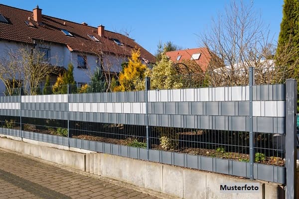 Großes Reihenmittelhaus mit Garten und Garage