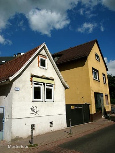 Aus Alt mach Neu! Abbruchreifes Wohnhaus mit Garten