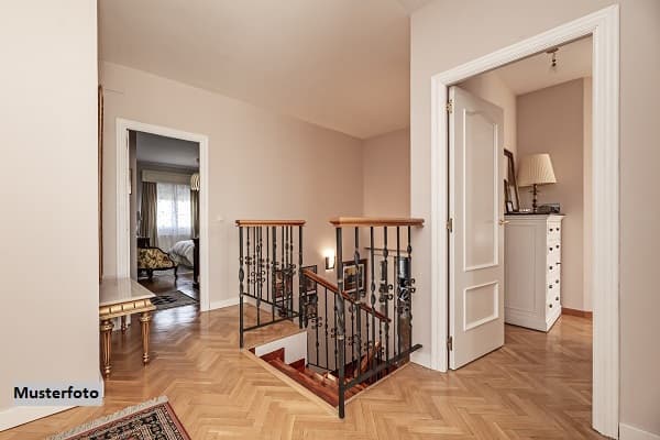Doppelhaushälfte nebst Terrasse und Doppelgarage
