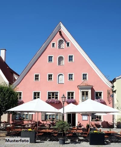 Gastronomie- und Hotelgebäude