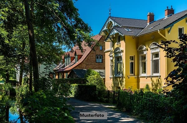 Einfamilien-Doppelhaushälfte in ruhiger und gut durchgrünter Lage