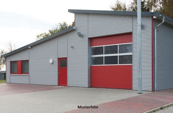 Holzhalle mit Schreinerwerkstatt, Büro- und Sozialtrakt