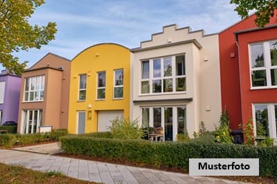Einfamilien-Reihenmittelhaus mit Terrasse und Garage