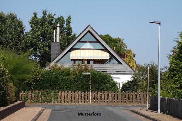 Einfamilienhaus mit Einliegerwohnung in familienfreundlicher Wohnlage