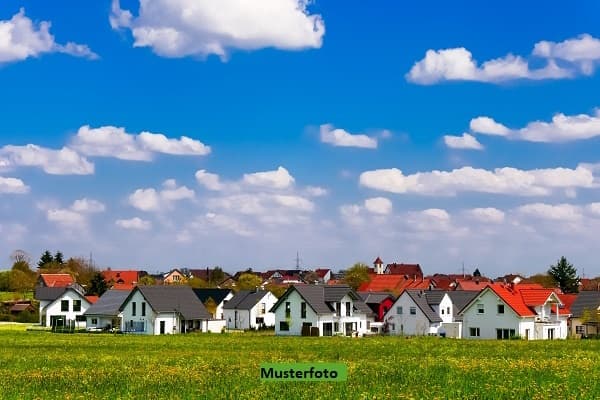 2-Familienhaus mit Ökonomiegebäude - vielseitig nutzbar