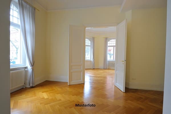 Moderne 3-Zimmer-Wohnung, Balkon und dazugehörige Garage