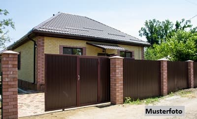 Wohn- und Wirtschaftsgebäude in ruhiger Wohnlage