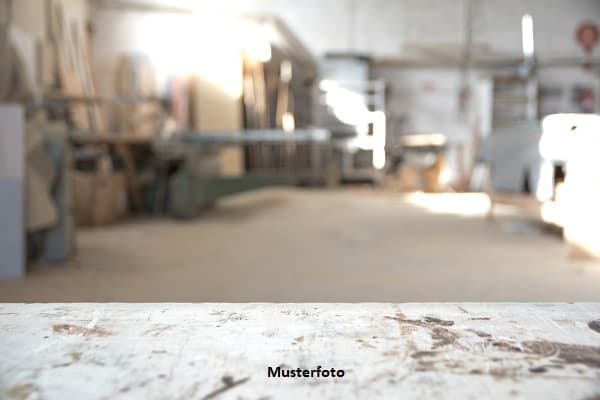 Werkstatt mit Büros, Wohnungen, Produktions-/Lagerhalle
