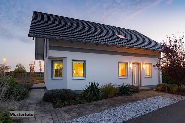 Historisches, freistehendes Einfamilienhaus mit Charakter – ca. 120 m² Wohnfläche & Nebengebäude