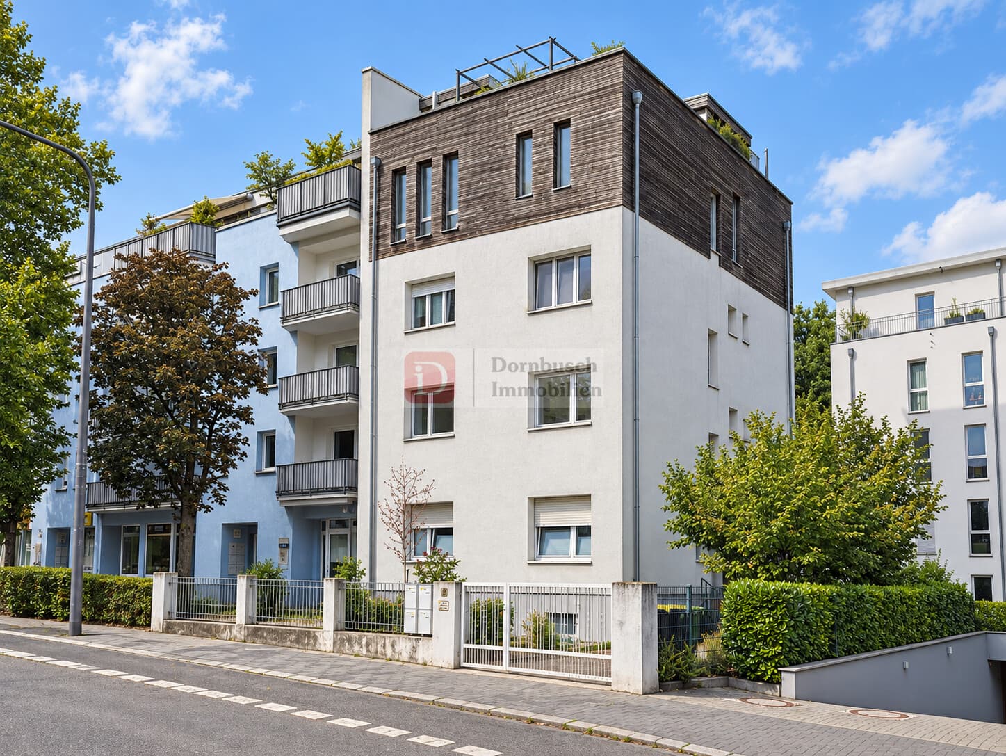 Top!! Sanierte 3-Zimmer-Wohnung mit Wintergarten im 1. OG
