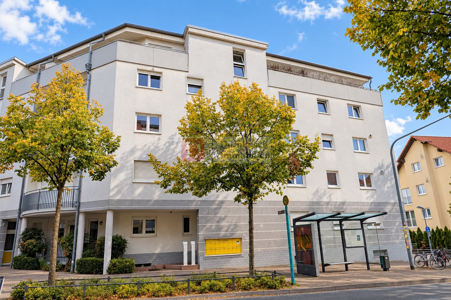 Top!! 3-Zimmer-Wohnung mit Balkon, Einbauküche und TG-Stellplatz
