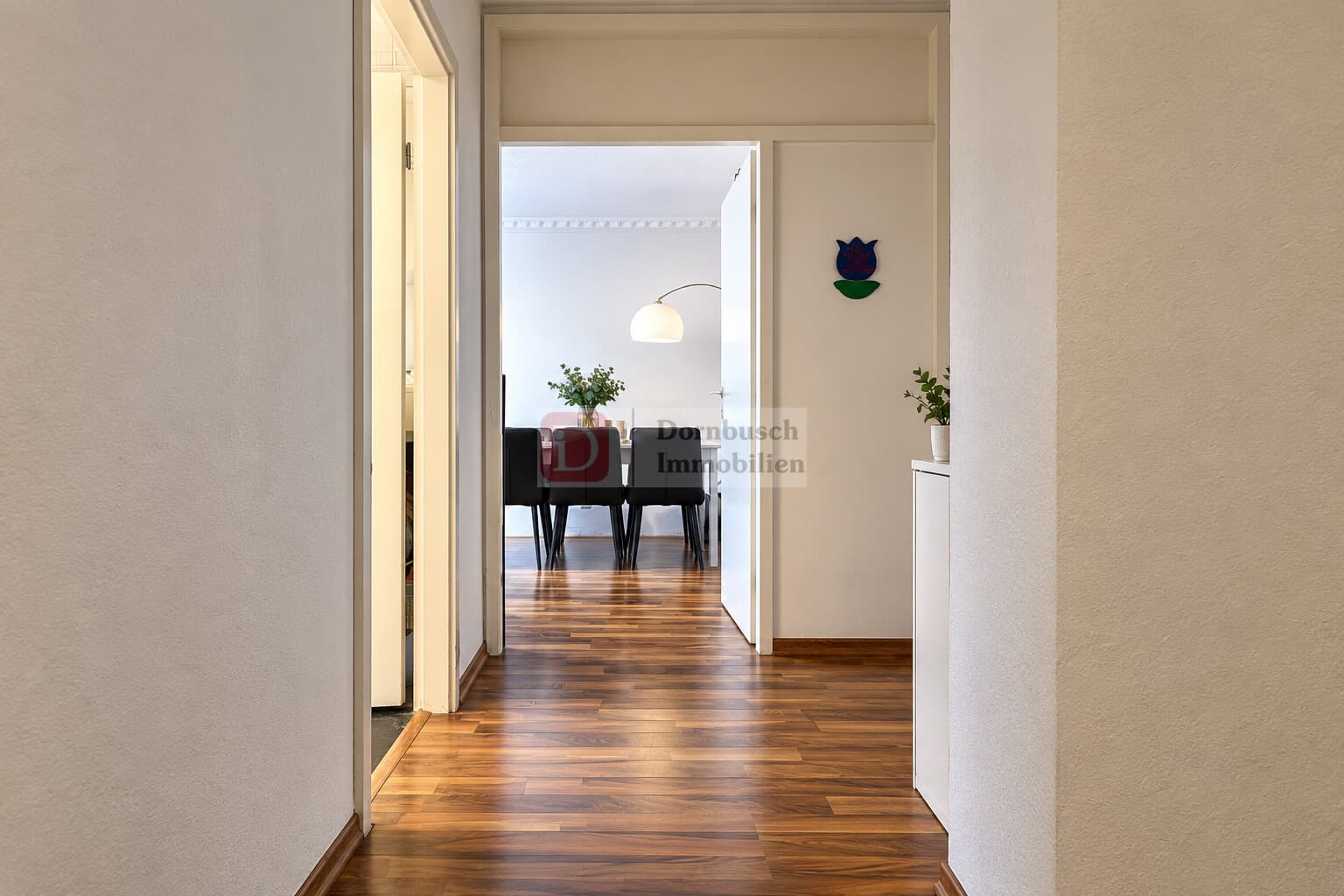 Top!! Helle 2-Zimmer-Wohnung mit Balkon und TG Platz