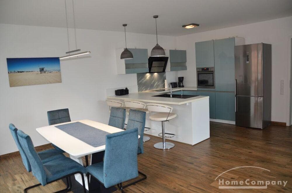 Schöne, geräumige 4 Zi.Whg., möbliert, mit Balkon.
