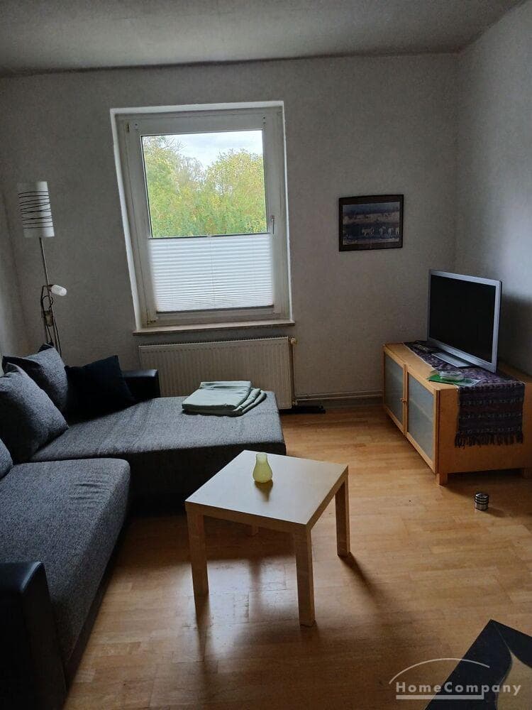 Schöne 3 Zi.-Wohnung im EG eines 4-Familien-Hauses. Garten zur Mitbenutzung. Nähe Bahnhof.