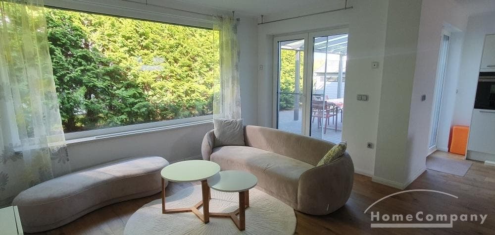 Großzügige, schöne 4 Zi.-Wohnung in ruhiger Lage am Ortsrand. Mit Terrasse und Garten.