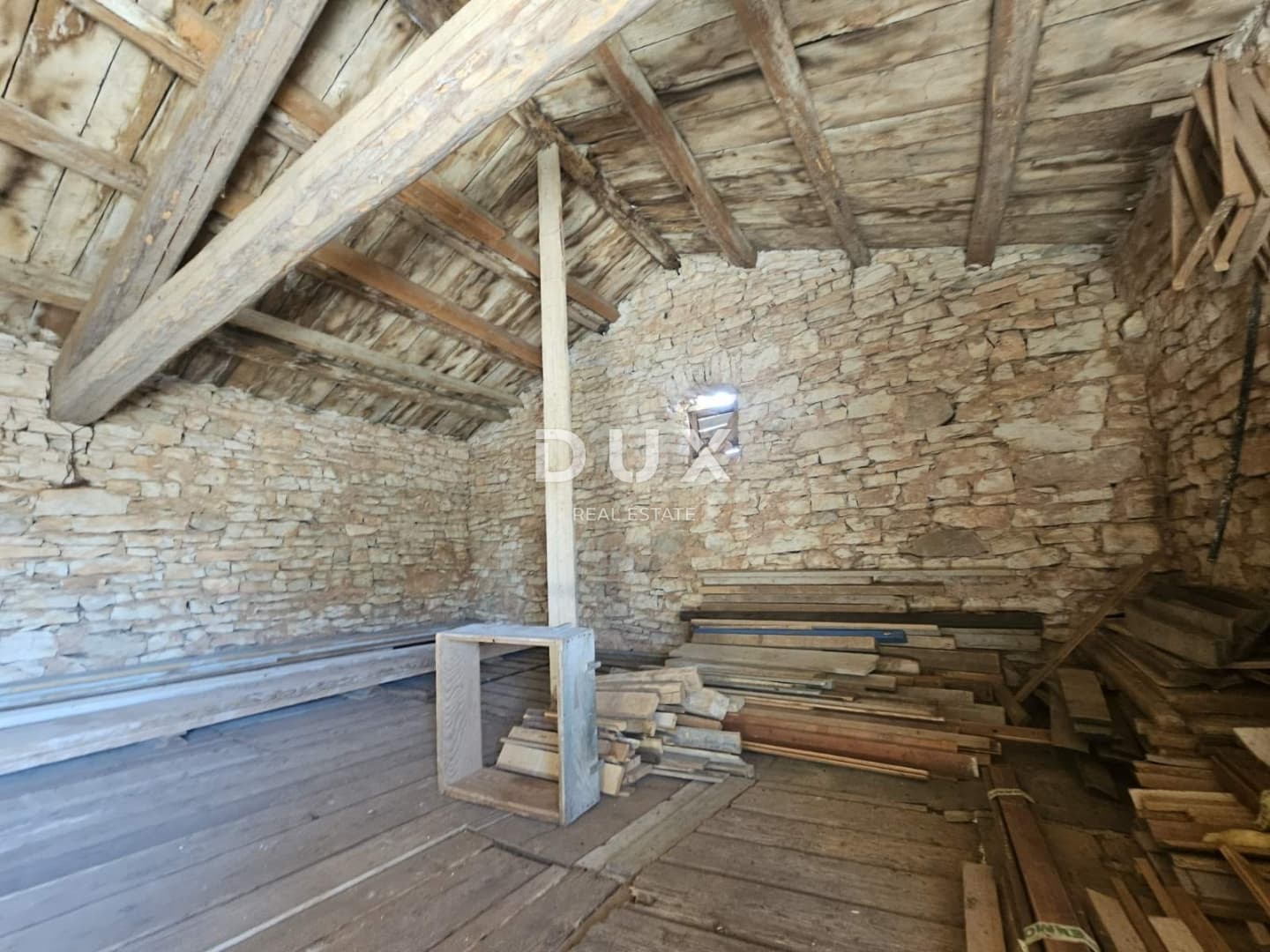 Istrien, Divšići, Steinhaus, 55 m², renovierungsbedürftig