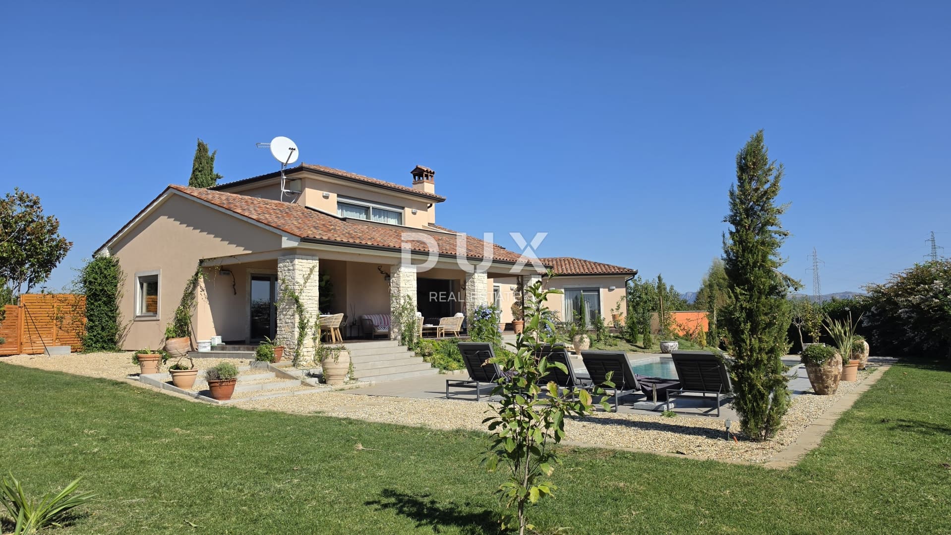 Labin, Haus 213,03 m², Swimmingpool, großer Garten, 3 Schlafzimmer