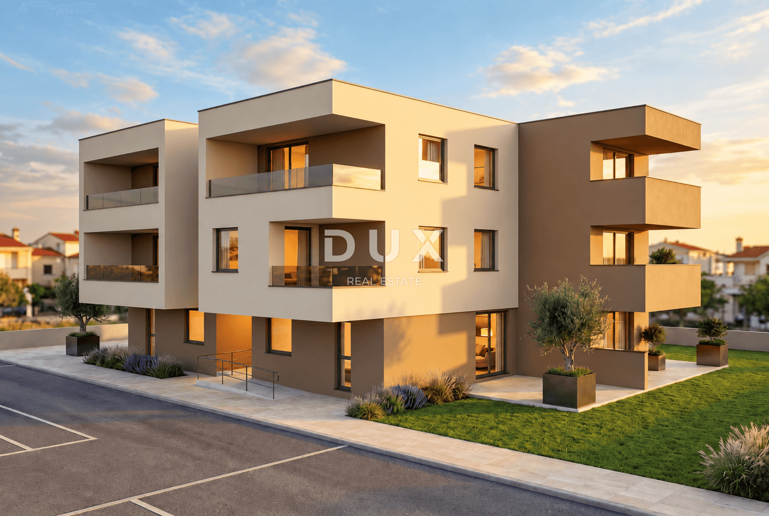 Vodice, 3-Zimmer-Wohnung 85,01 m², Garten 169 m², 700 m vom Meer entfernt