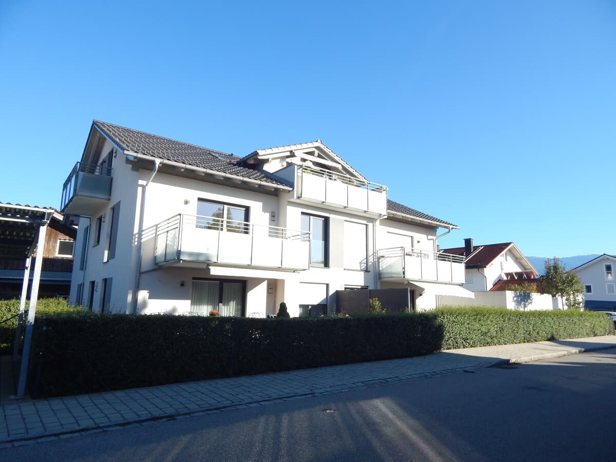 Top gepflegte 3-Zimmer-Wohnung in Ainring – hochwertig ausgestattet, sofort bezugsfrei!