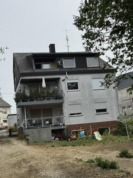 Wohnen über den Dächern von Trier – 4 Zimmer, Süd-Balkon, Garage & großer Dachraum