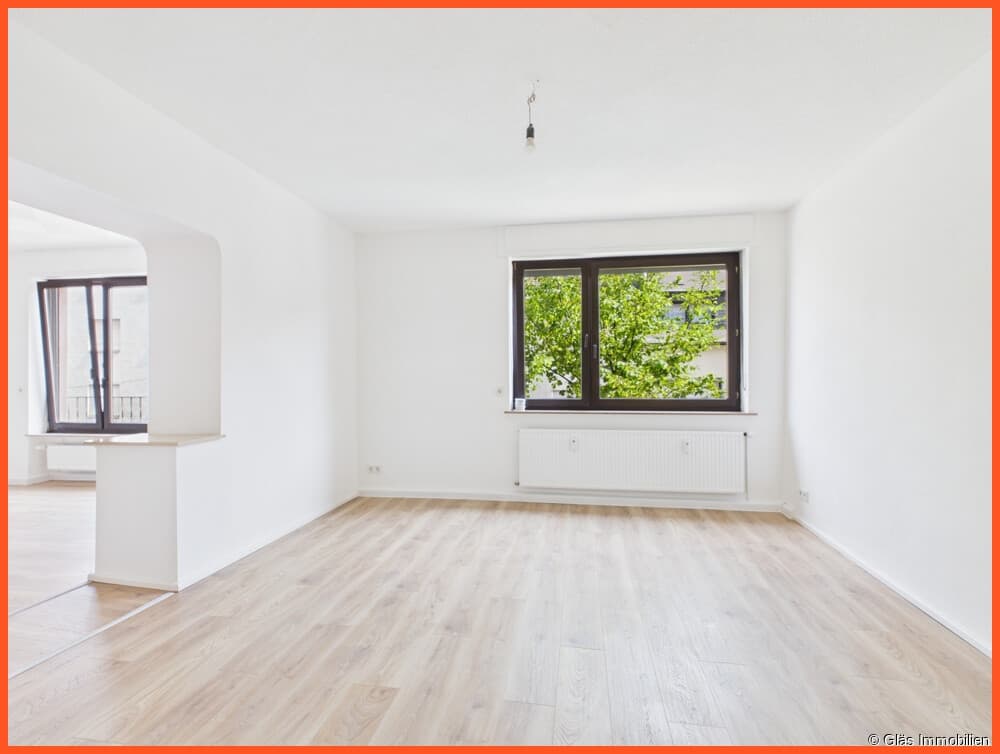 Helle 4-Zimmer/Küche/Bad in zentraler Lage - Garage im Innenhof möglich