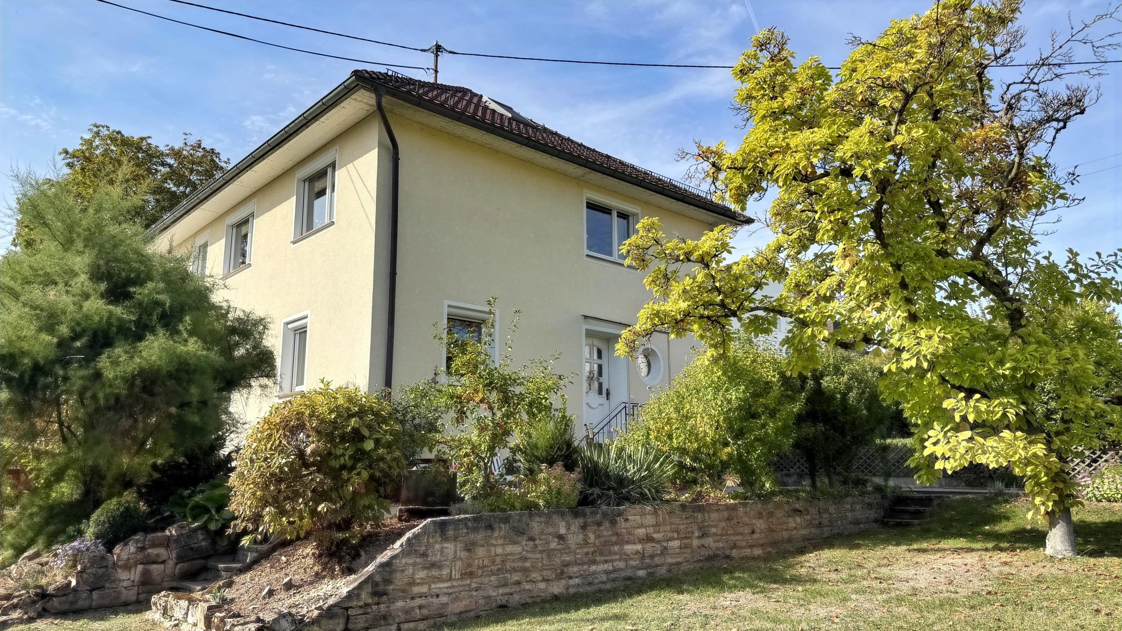 Komfortabel wohnen – freistehendes Haus mit weitläufigem Garten