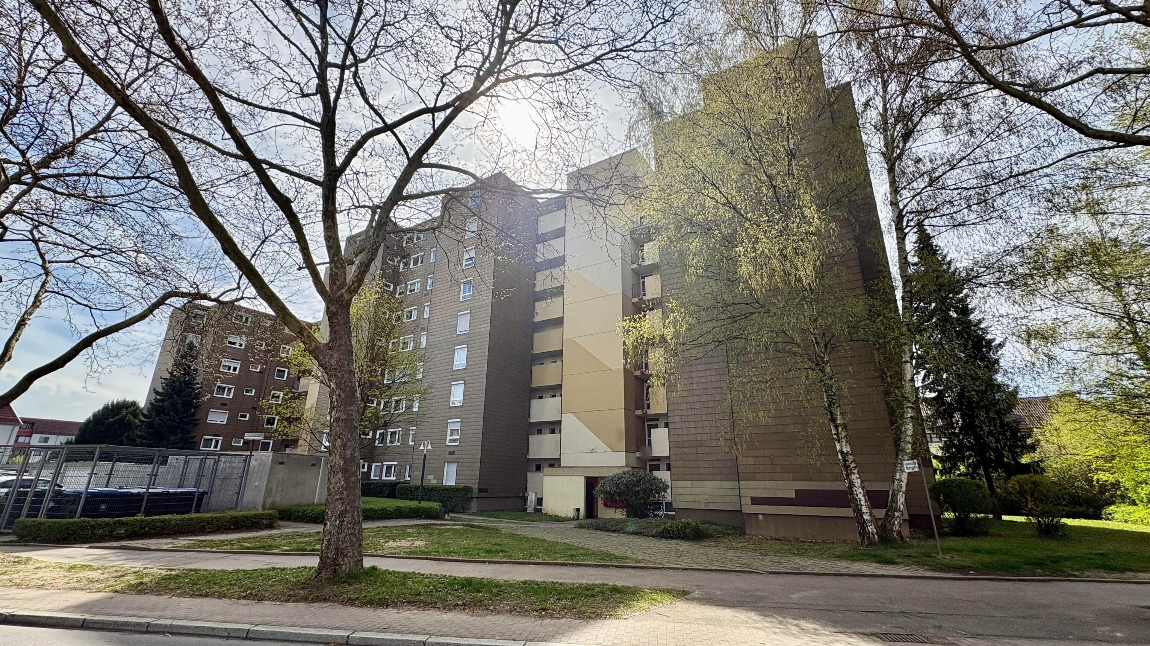 Helle 3-Zi.-Wohnung mit zwei Balkonen und Aufzug