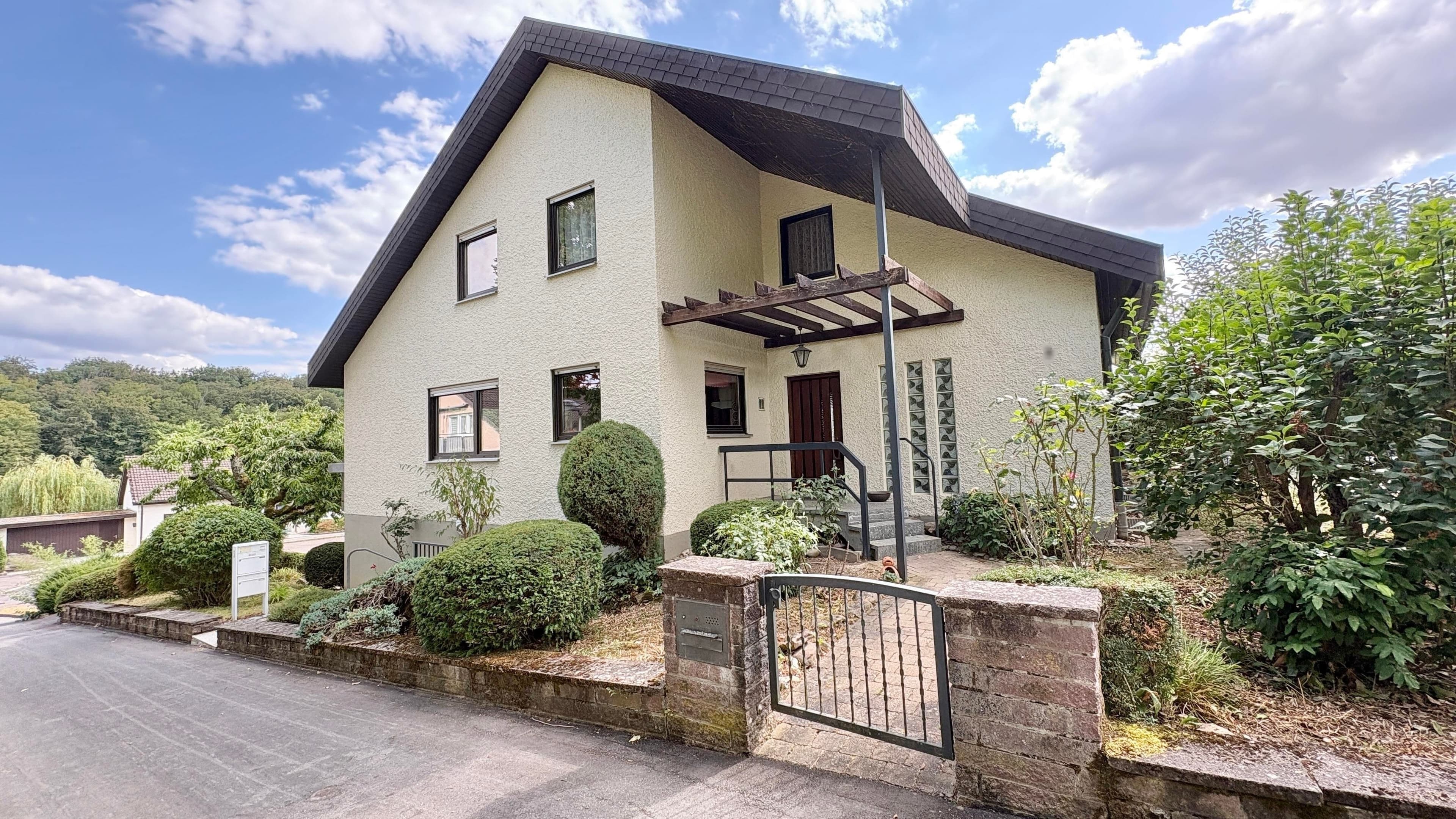 EFH mit ELW, Garage und Wohnmobil-Garage