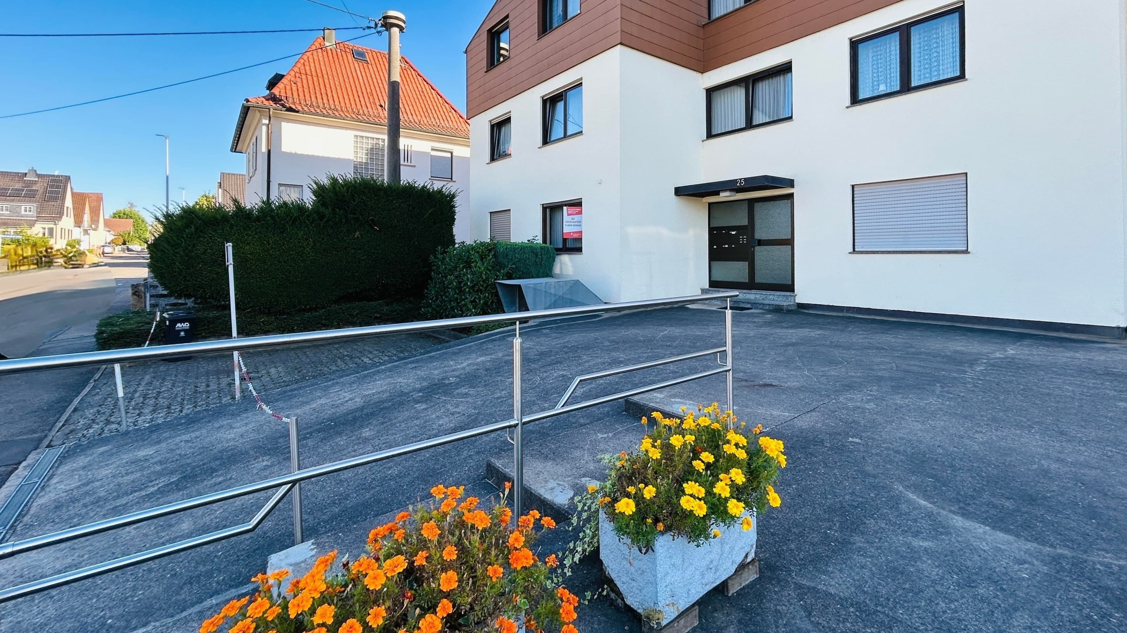 Bezugsfreie Erdgeschosswohnung mit Balkon und Tiefgarage