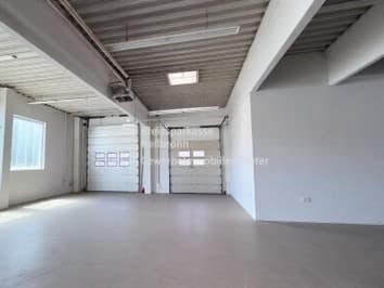 Hallen mit Rampe und LKW-Zufahrt von 2 Seiten anfahrbar und Büro