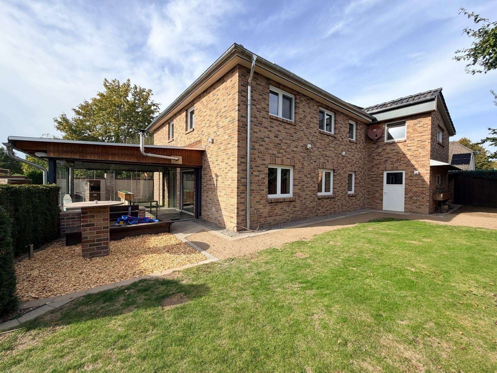 Einfamilienhaus mit Wintergarten in Eilvese - Modern, familienfreundlich und liebevoll gestaltet!
