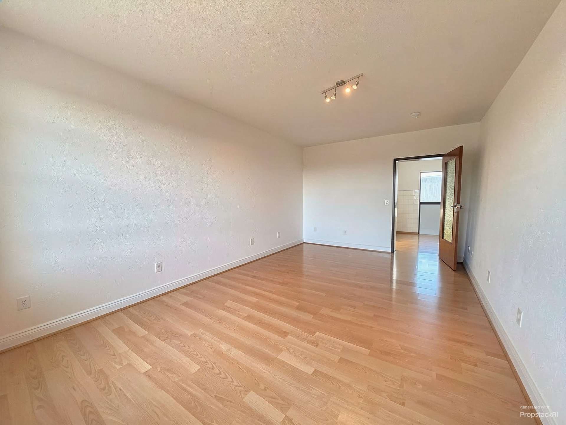 Vermietete und Gepflegte 1-Zimmer-Wohnung mit Balkon in Neustadt