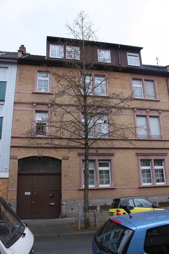 Lichtdurchflutete Komfort-Dachgeschoßwohnung für Zwei in schöner Wohnlage direkt in Neu-Isenburg