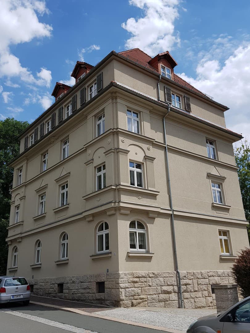 Sehr schöne, sanierte 2-Raum Wohnung mit Lift