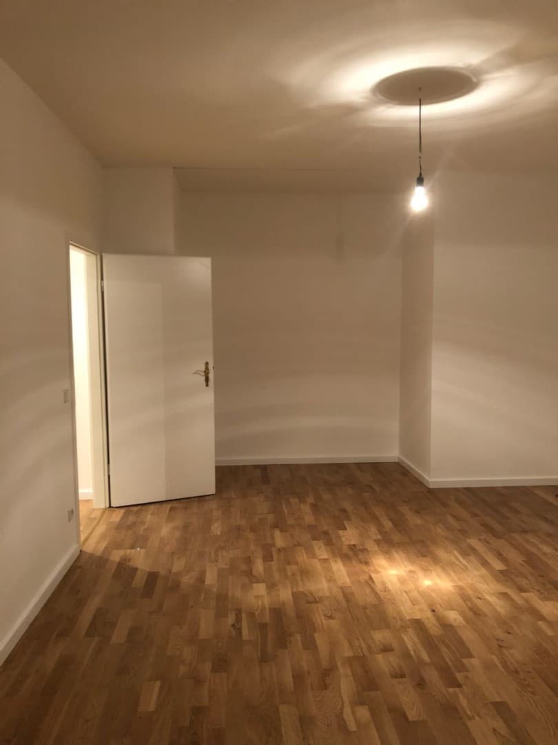 1 Zimmer renoviert mit EBK und Balkon