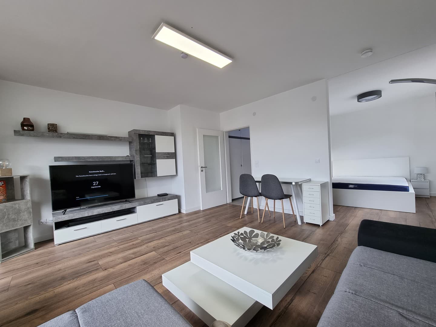Exklusive möblierte 1 1/2 Zimmer-Wohnung Uni/HBF nähe mit EBK, großer Logia, Internet usw.